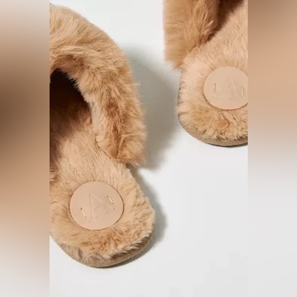 Anthropologie faux fur jewelled slippers - Picture 3 of 11